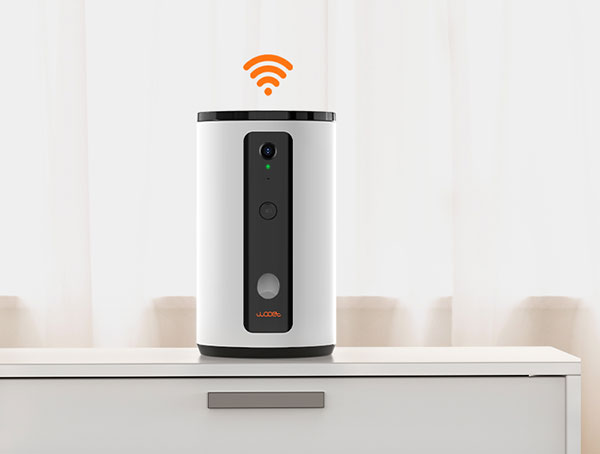 wopet dog treat camera